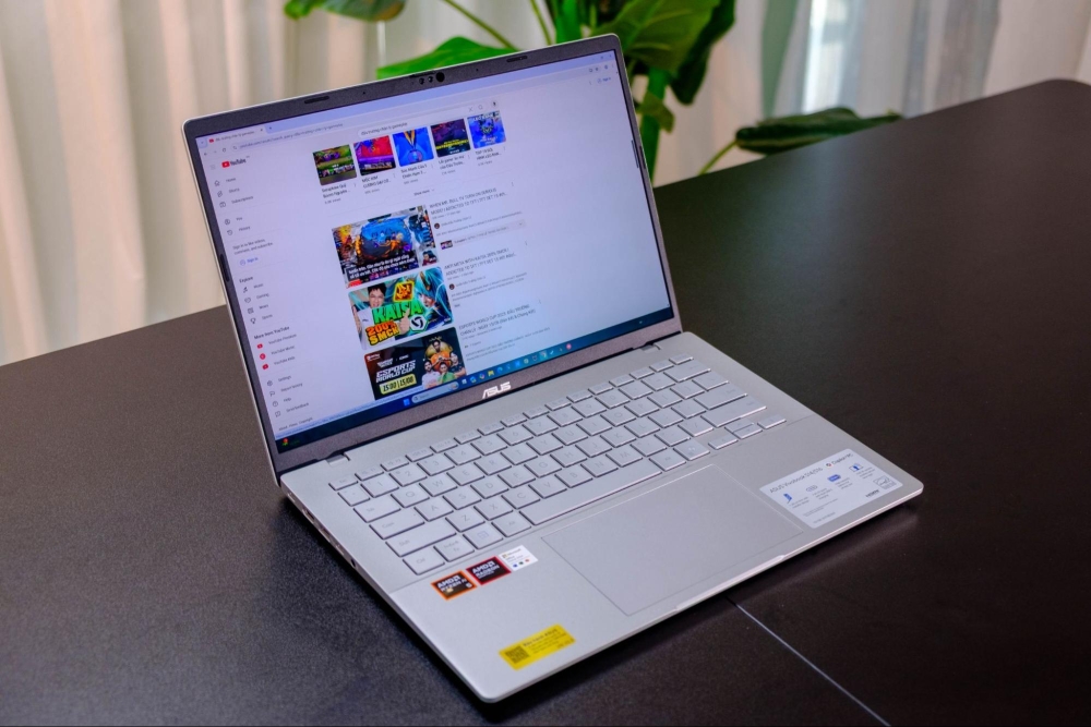 ASUS Vivobook M3407KA