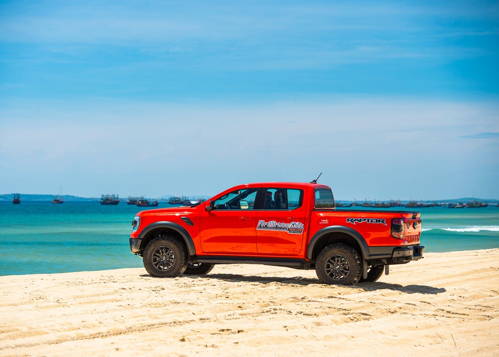 "Mừng Lễ Lớn Cùng Ford Du Ngoạn Muôn Nơi"
