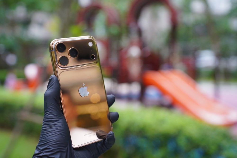 iPhone 17 Pro Max MONARCH mạ vàng đầu tiên thế giới xuất hiện
