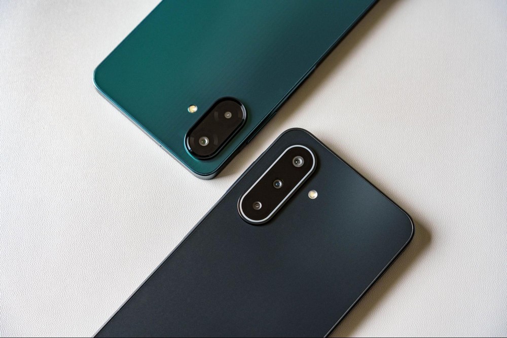 Mưa Sài Gòn bất chợt, sinh viên thì bất chấp với bộ đôi Galaxy A17 5G & Galaxy A07!