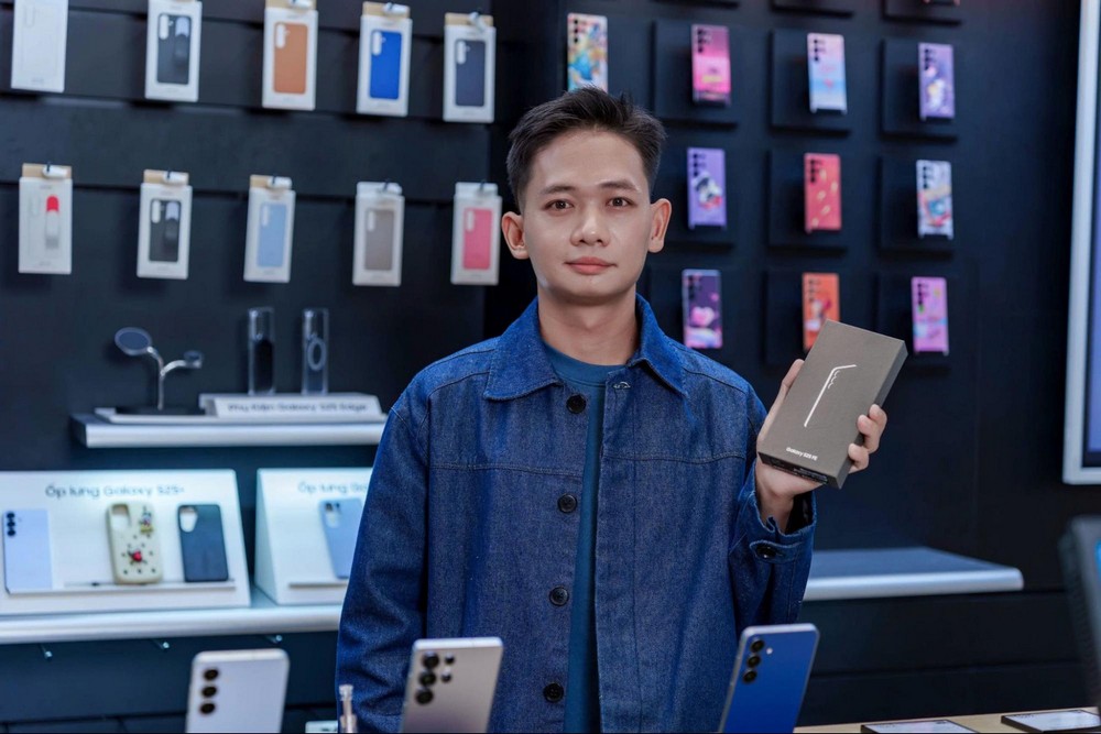Galaxy S25 FE có gì mà GenZ rần rần xếp hàng chờ đợi mở bán?