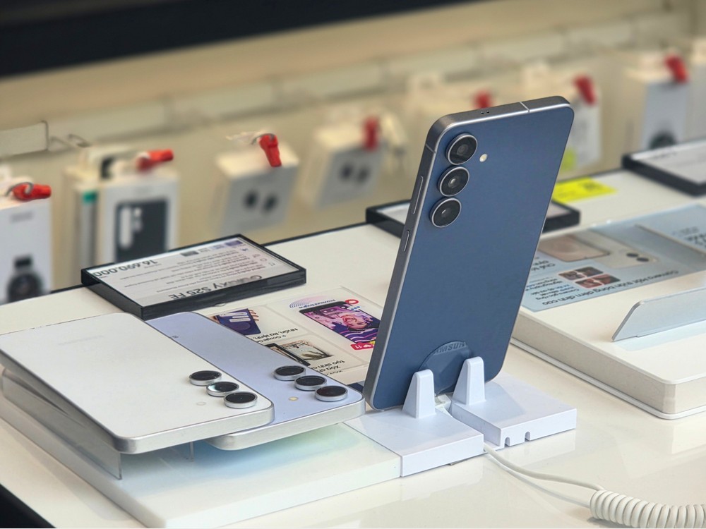 Galaxy S25 FE có gì mà GenZ rần rần xếp hàng chờ đợi mở bán?