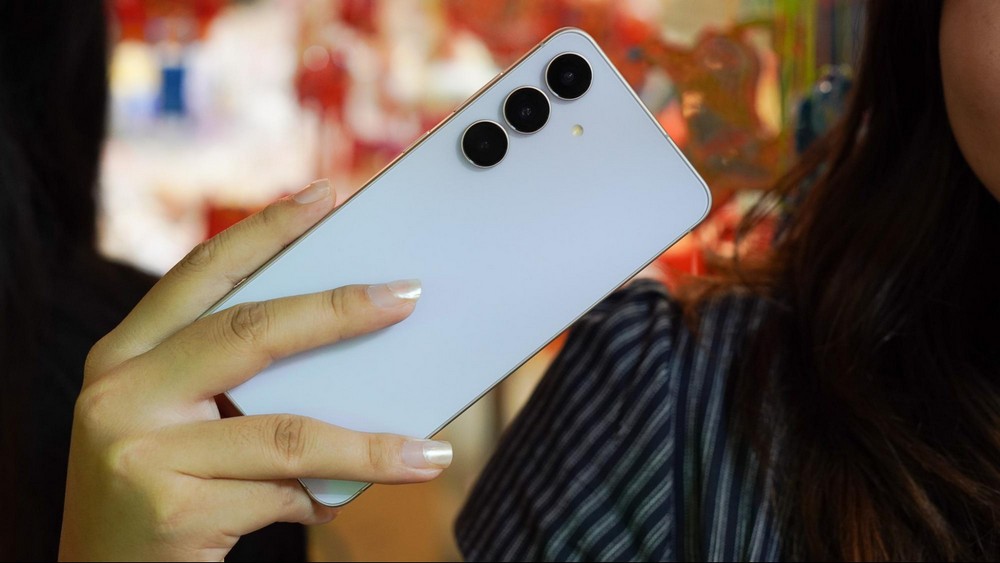 Vui hội Trăng rằm: Galaxy S25 FE giúp GenZ tỏa sáng hơn cả ánh trăng