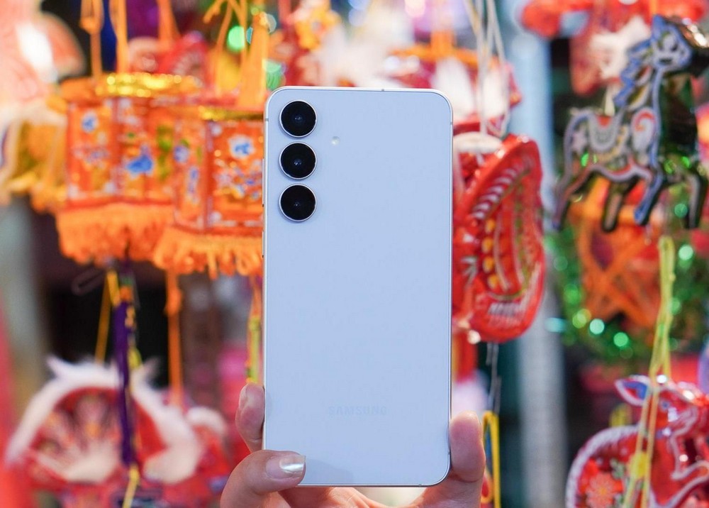 Vui hội Trăng rằm: Galaxy S25 FE giúp GenZ tỏa sáng hơn cả ánh trăng