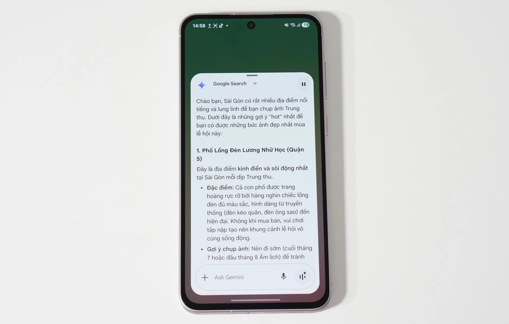 Gen Z mách nhau ‘bí kíp’ check-in phố đèn lồng Sài Gòn chỉ với Galaxy A56 5G