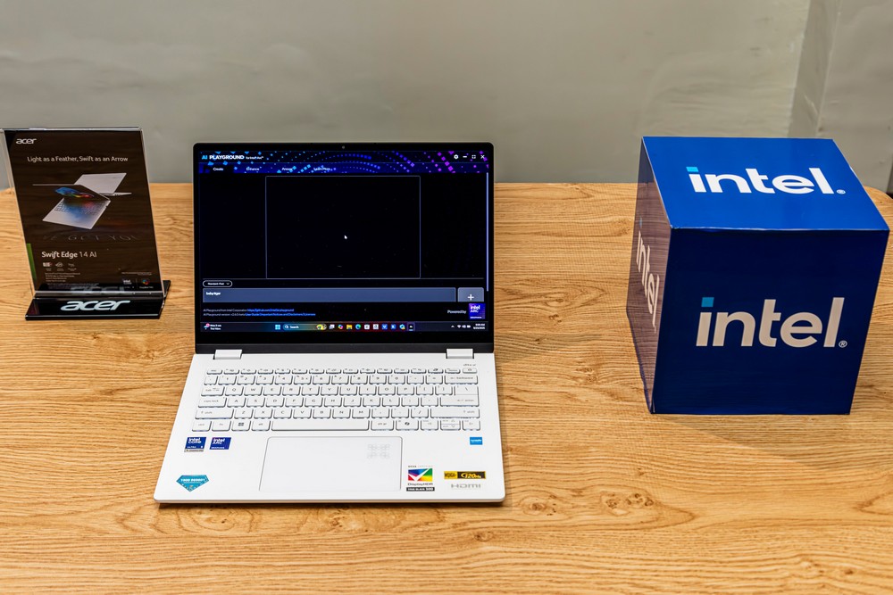 Intel trình diễn các tính năng thực tế của AI PC