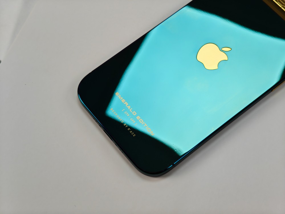 iPhone Air Aurora xanh ngọc lục bảo: 94 giờ biến nguyên bản thành độc bản đầu tiên thế giới