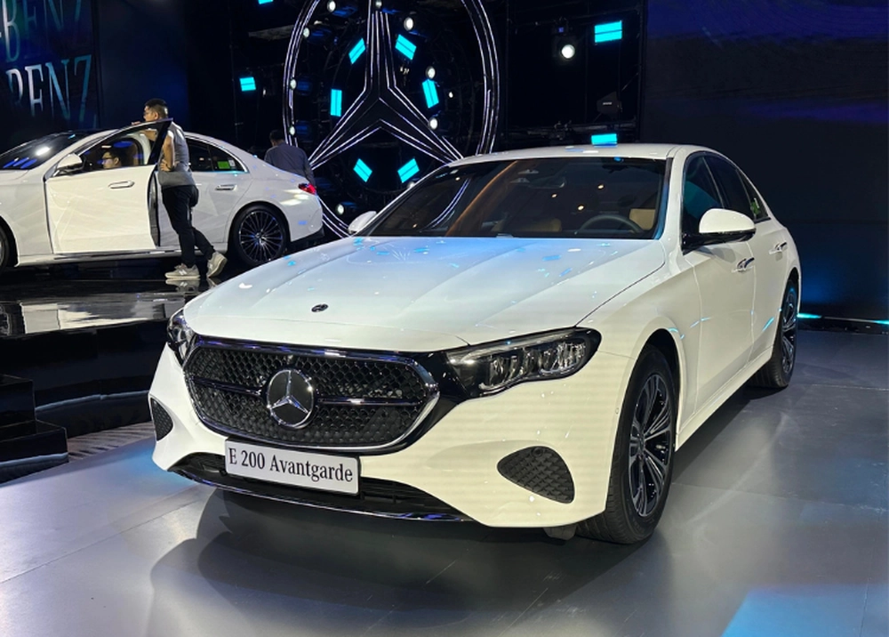 Mercedes-Benz E-Class 2025 ra mắt: Nhiều nâng cấp