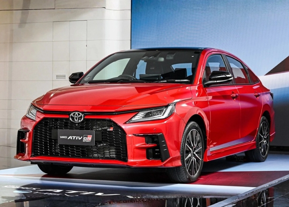 Toyota Vios Hybrid "hút khách" Thái Lan