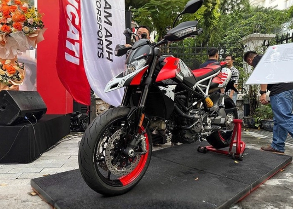 Ducati tái xuất Hà Nội với showroom thế hệ mới