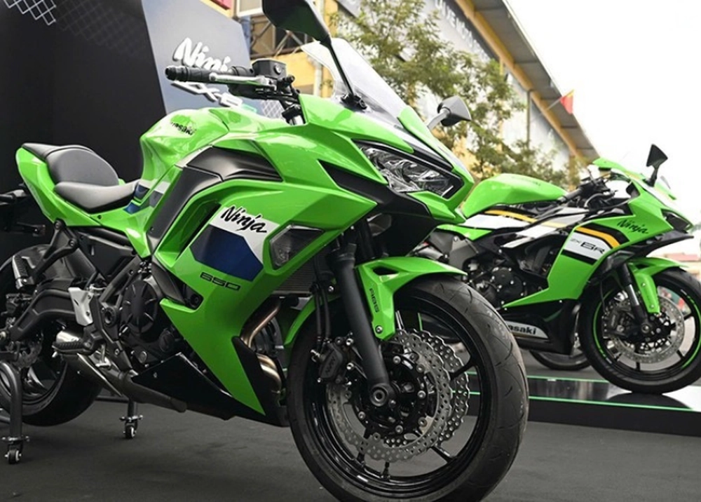 Kawasaki Ninja ZX-6R ABS 2025 ra mắt tại Việt Nam