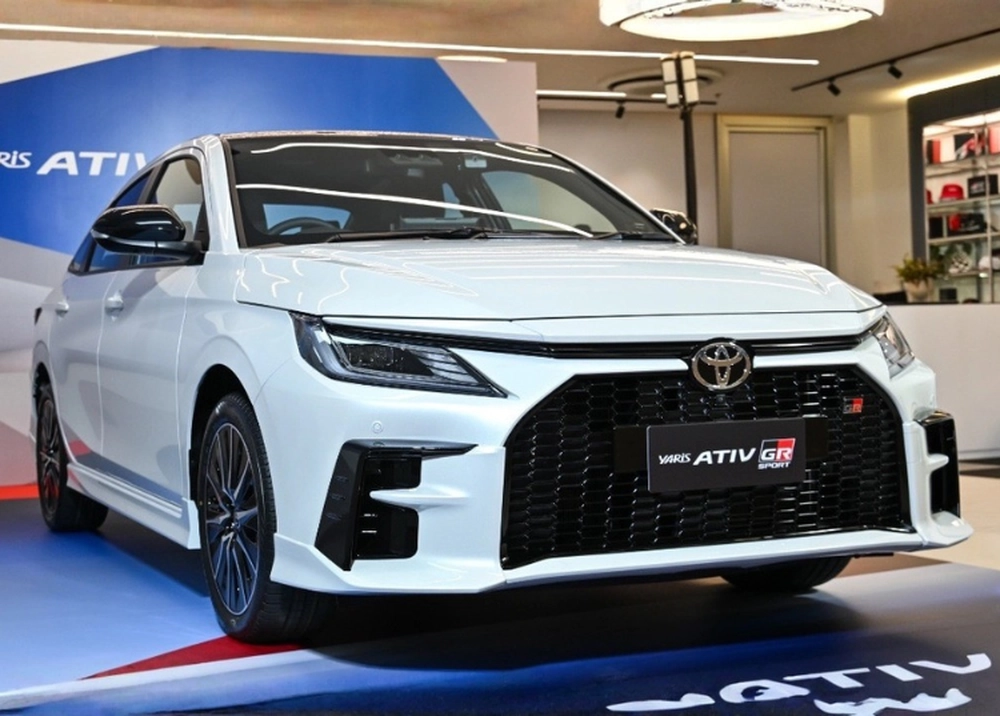 Toyota Vios Hybrid "hút khách" Thái Lan