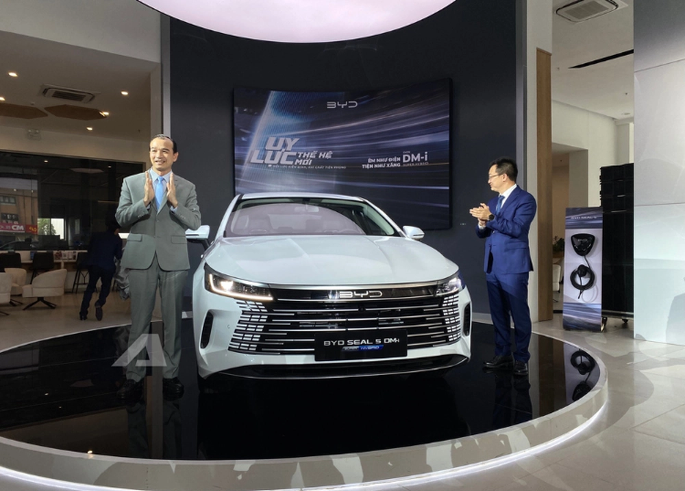 BYD SEAL 5 ra mắt tại Việt Nam, giá 696 triệu đồng