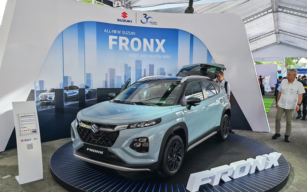 Suzuki Fronx ra mắt tại Việt Nam, giá từ 520 triệu đồng