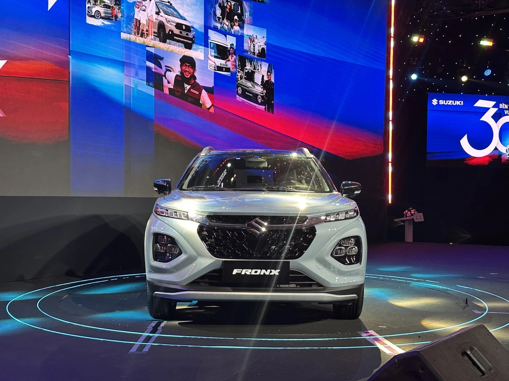 Suzuki Fronx ra mắt tại Việt Nam, giá từ 520 triệu đồng
