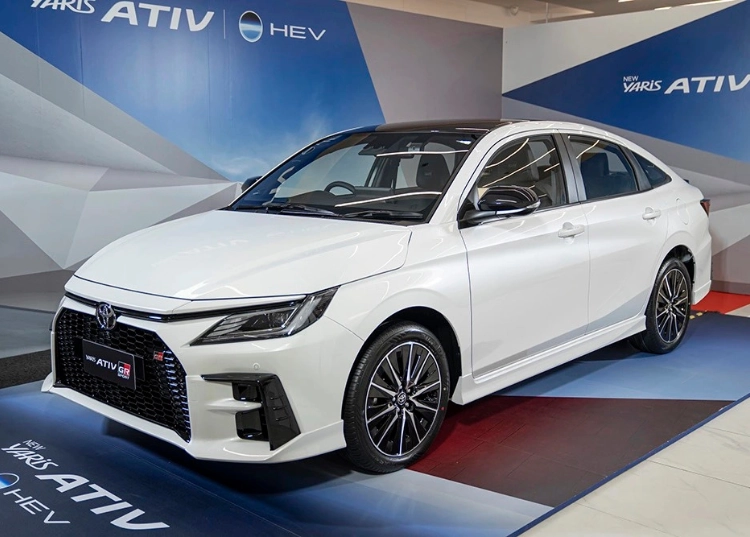 Toyota Vios Hybrid "hút khách" Thái Lan