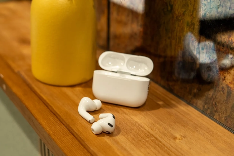 AirPods Pro 3 phát tiếng ồn lạ khi bật chống ồn