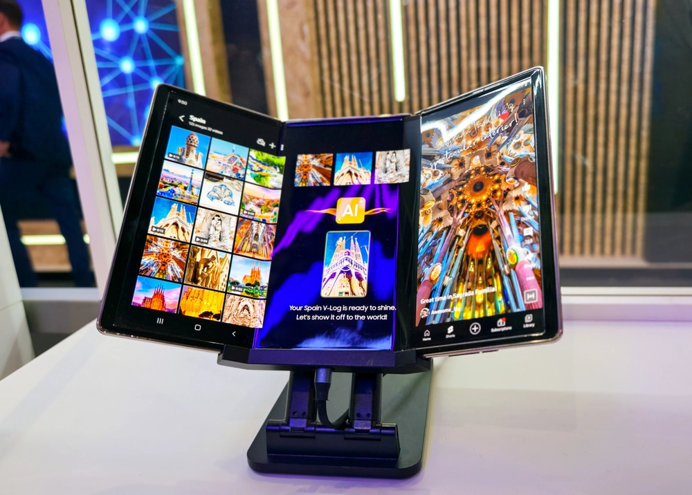 Chiếc gập ba Galaxy Z TriFold sẽ góp mặt tại APEC