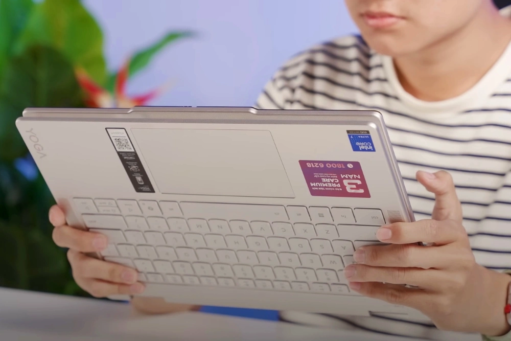 đánh giá Lenovo Yoga 7i 2in1