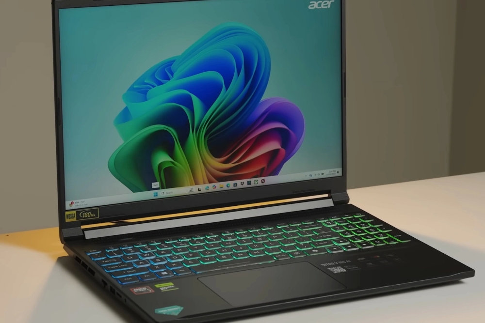 đánh giá acer nitro v16s 2025