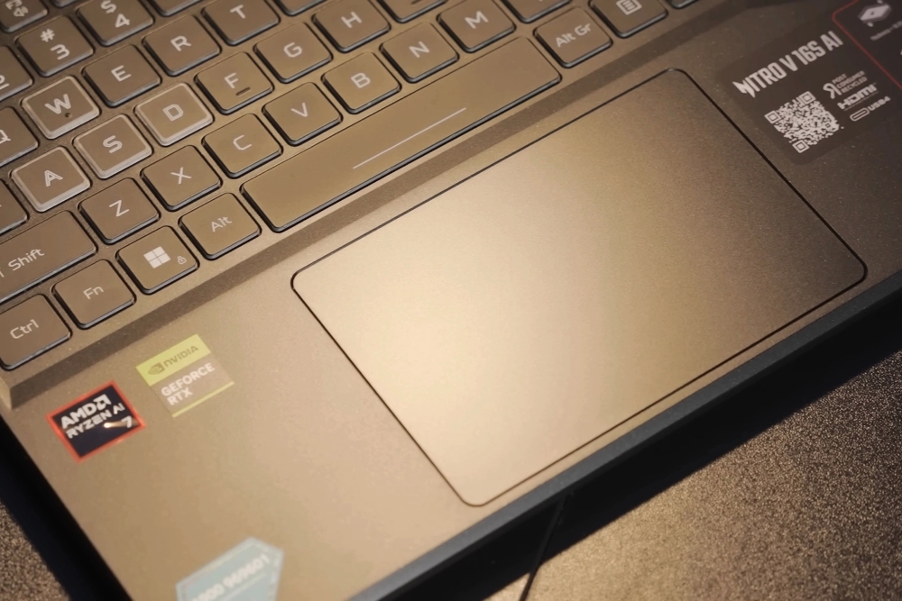 đánh giá acer nitro v16s 2025