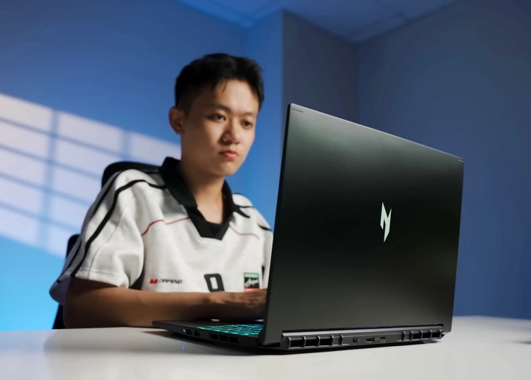 đánh giá acer nitro v16s 2025