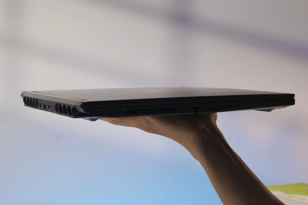 đánh giá acer nitro v16s 2025