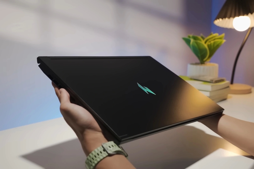 đánh giá acer nitro v16s 2025