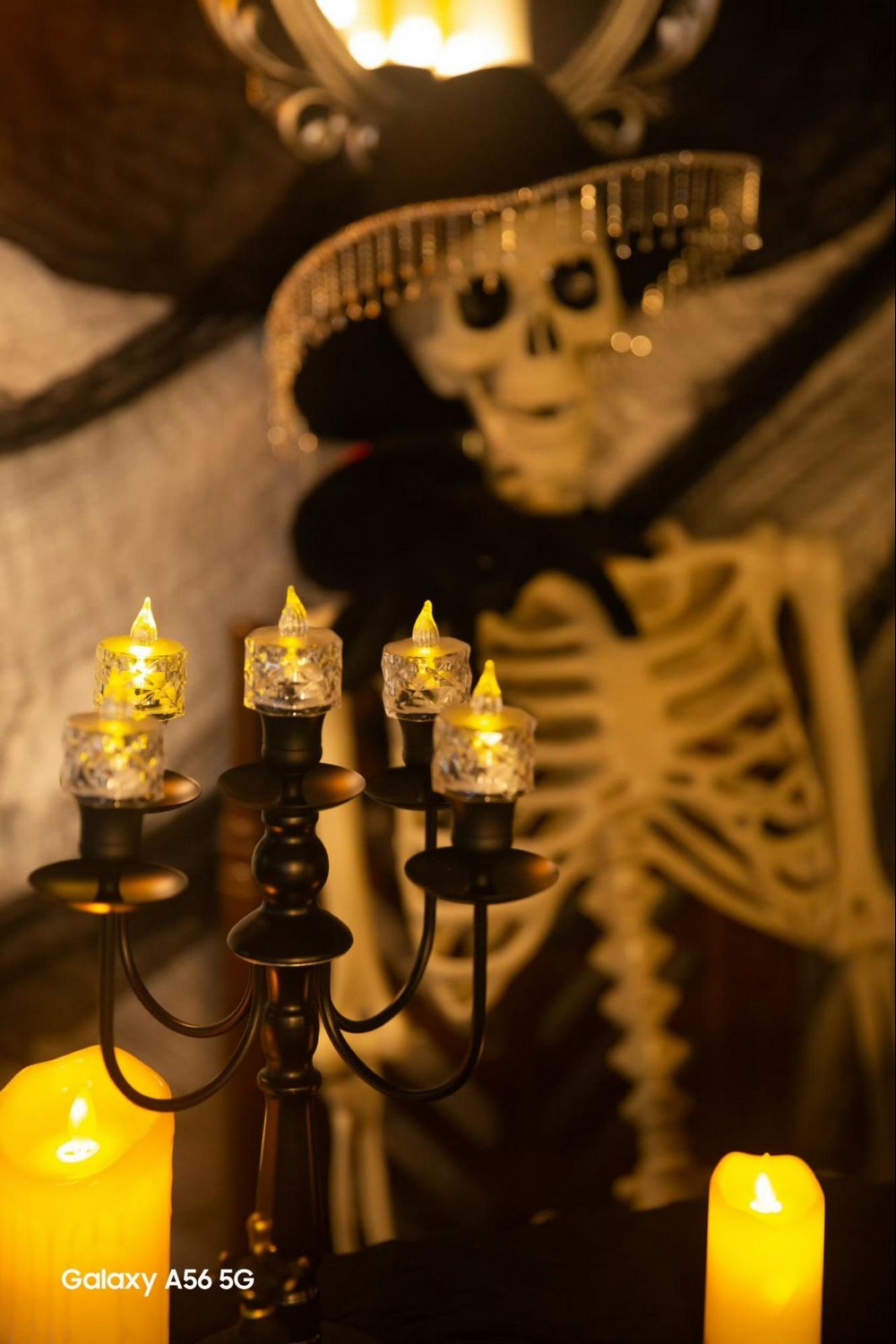 Cẩm nang 1001 ý tưởng Halloween: Săn giải Best Costume cùng "trợ thủ" AI Gemini trên Galaxy A5