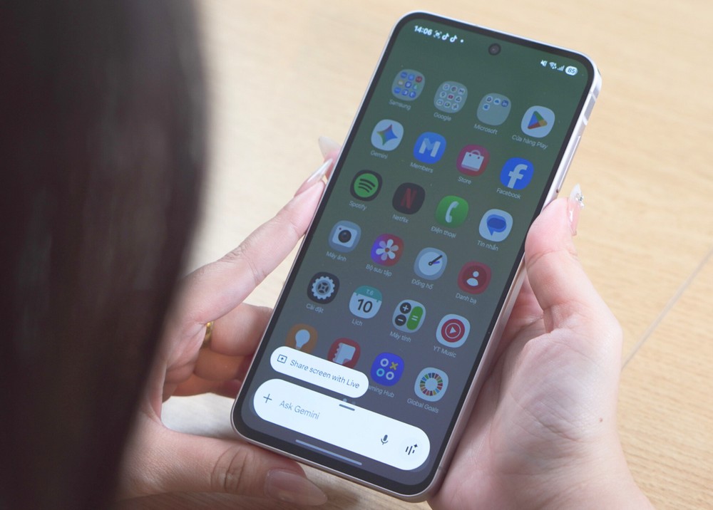 “Từ zero đến hero bếp núc”: Galaxy A56 5G “kết đôi” Gemini Live, nấu ngon chưa từng dễ thế!