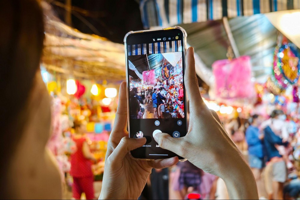 Bắt trọn vẻ đẹp đêm rằm cổ tích qua ống kính Galaxy A56 5G