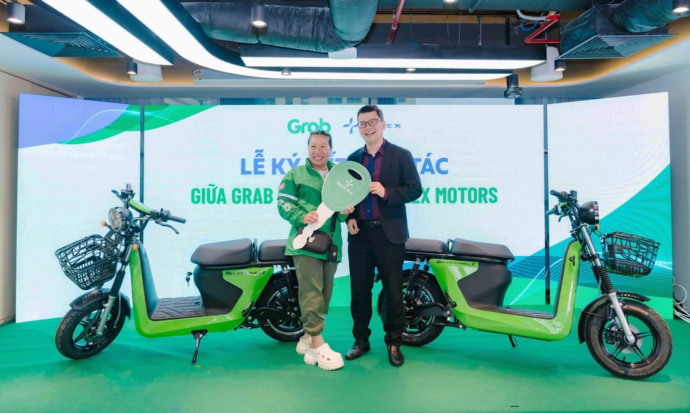 Grab hợp tác Selex Motors, đẩy mạnh chuyển đổi sang xe máy điện