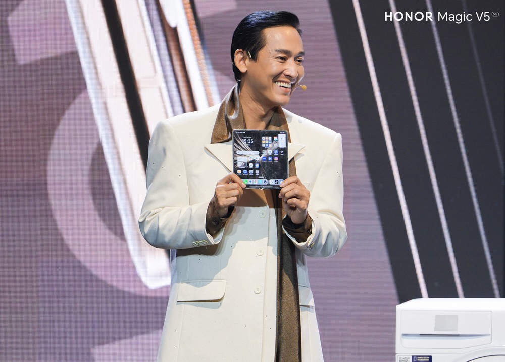 HONOR Magic V5 ra mắt: Kỷ nguyên mới của điện thoại gập toàn diện