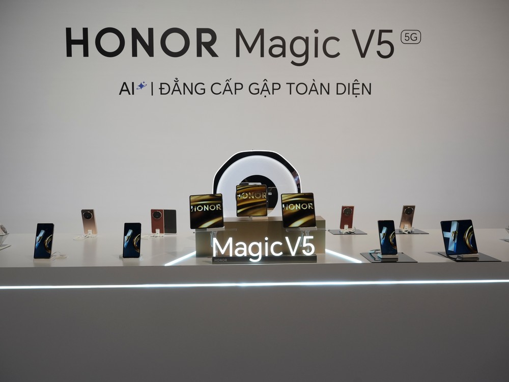 HONOR Magic V5 ra mắt: Kỷ nguyên mới của điện thoại gập toàn diện