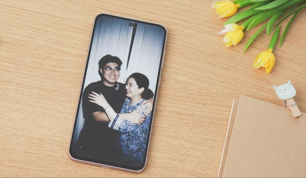 Khi Galaxy A56 5G “bắt tay” Gemini Live giúp GenZ khai phá nghề tay trái