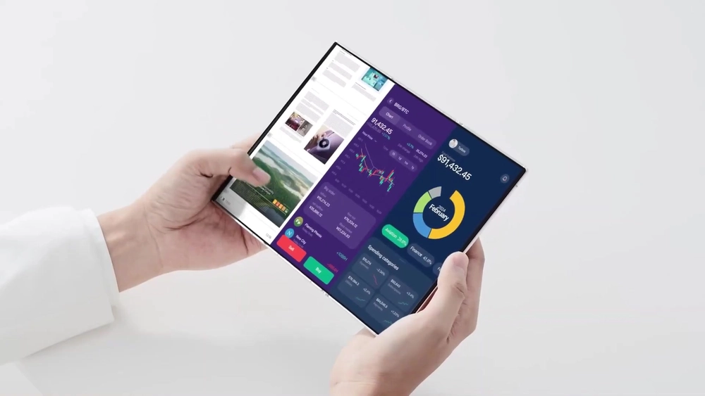 Samsung Galaxy Z TriFold lần đầu ra mắt tại K-Tech Showcase