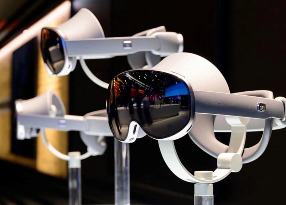 Samsung ra mắt Galaxy XR "đối đầu" Apple Vision Pro
