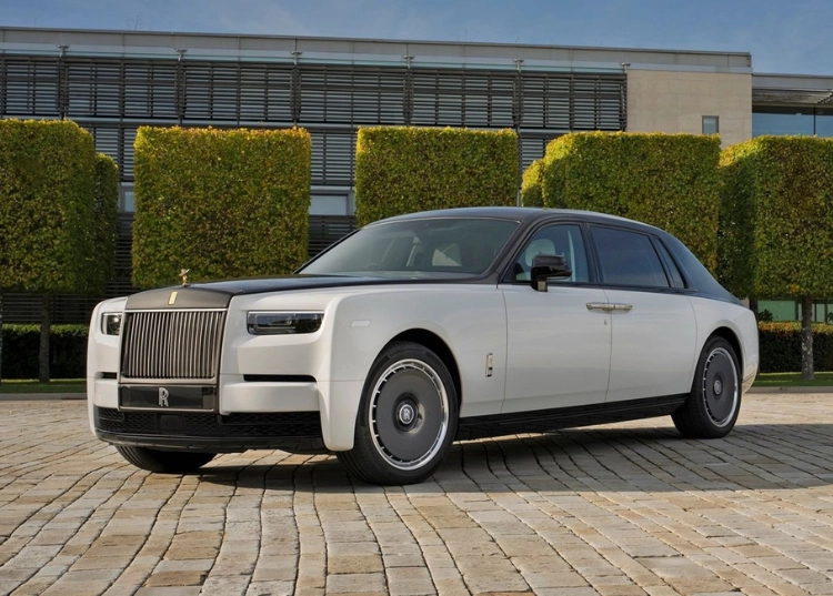 Rolls-Royce Phantom tung bản mạ vàng kỷ niệm 100 năm