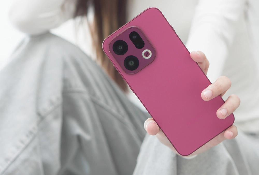 Trên tay OPPO Find X9: Flagship mới, nổi "bần bật"
