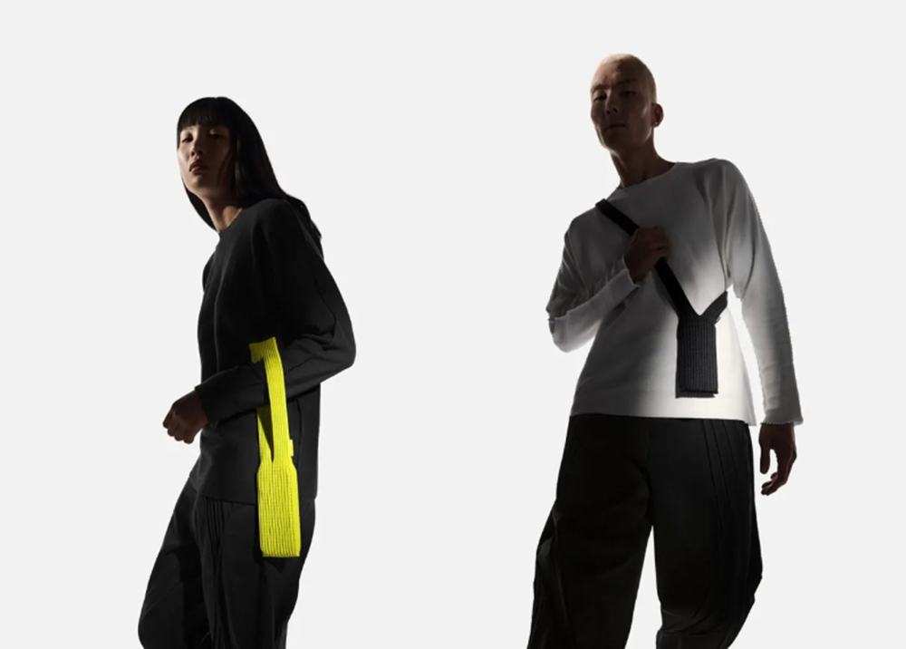 Chỉ là túi đựng iPhone, nhưng Apple hét giá 230 USD