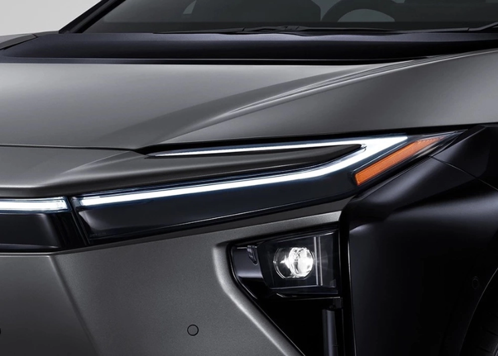 Toyota ra mắt xe điện bZ4X 2026, giá từ 1,2 tỷ đồng