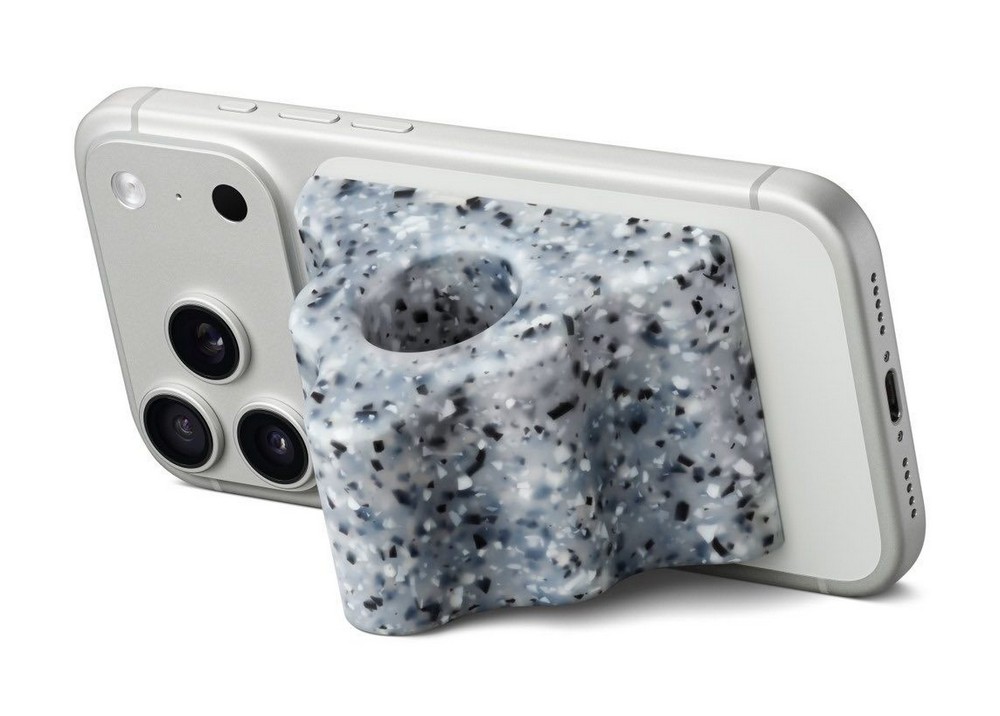 Apple mở bán phụ kiện iPhone "giá trên trời" cho người khuyết tật