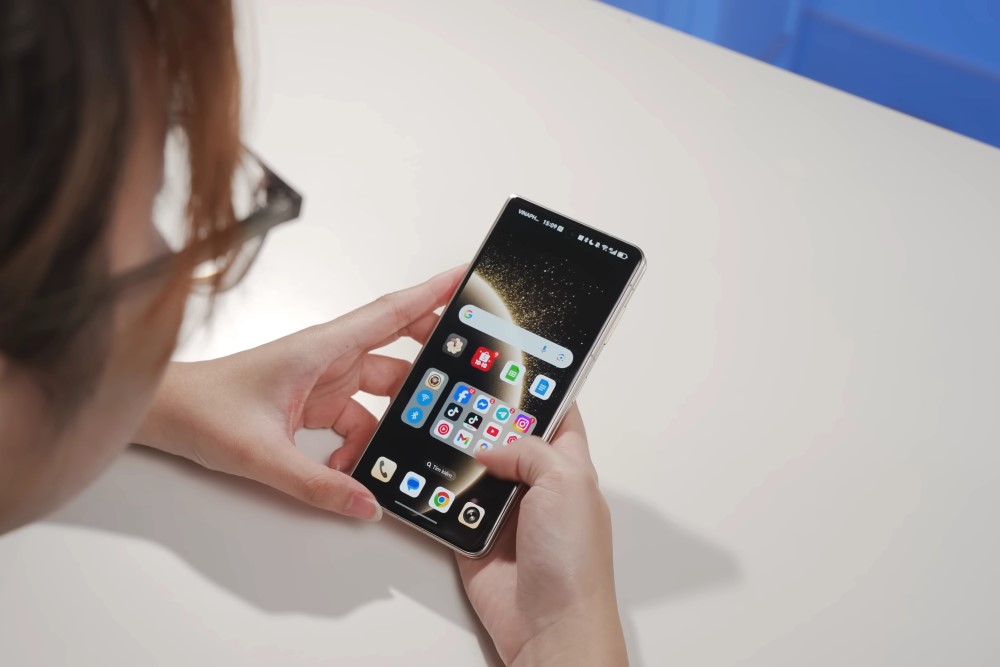 đánh giá HONOR Magic V5