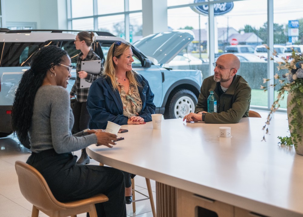 Ford giới thiệu tiêu chuẩn đại lý toàn cầu Ford Signature 2.0