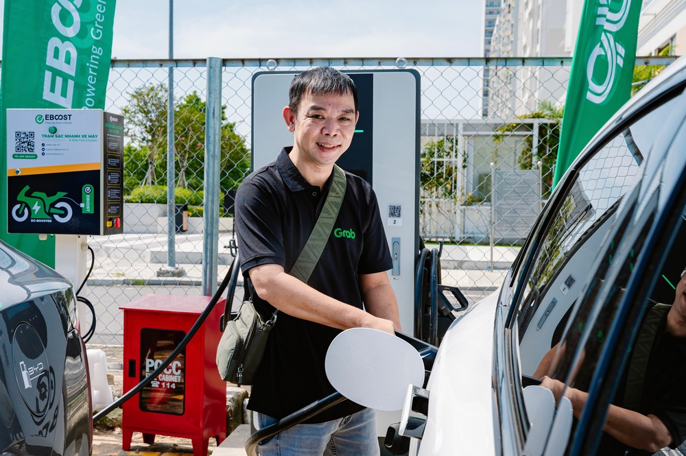 Tài xế Grab có thể sử dụng hơn 300 trạm sạc EBOOST