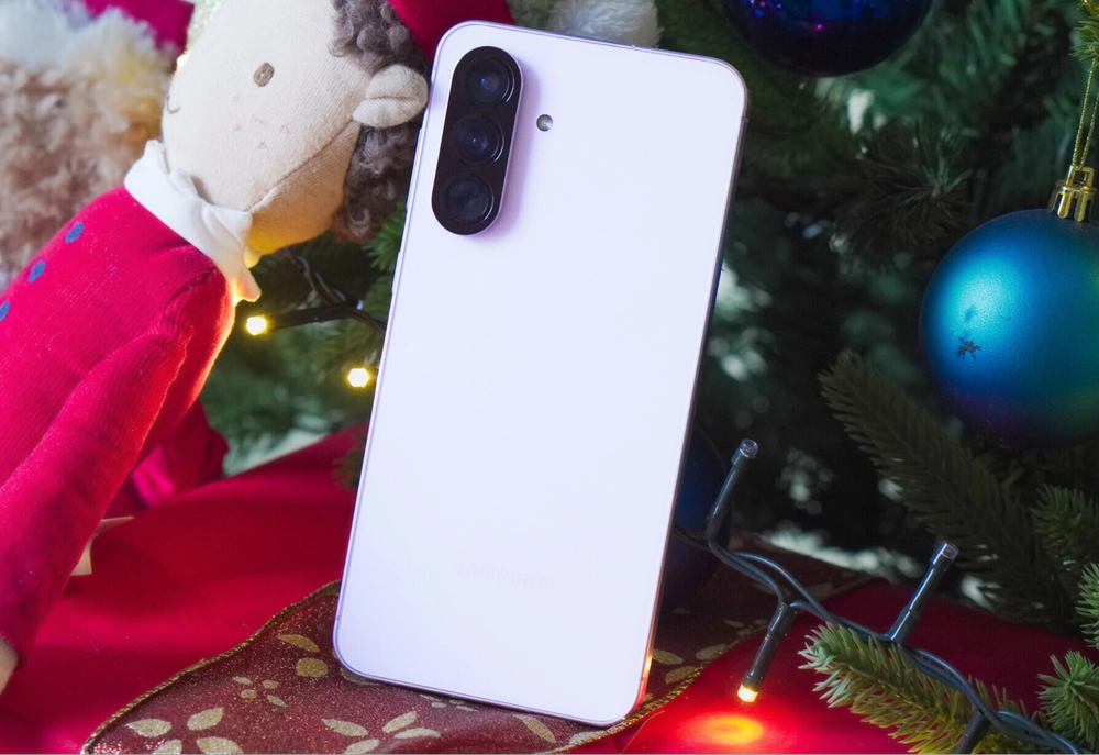 Kiếp nạn thứ 82 mang tên "chọn quà Noel": Để Gemini Live "gánh team" từ A đến Z