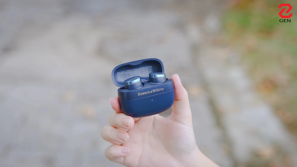 Trải nghiệm Bowers & Wilkins Px8 S2: “Dát vàng đôi tai” đúng nghĩa