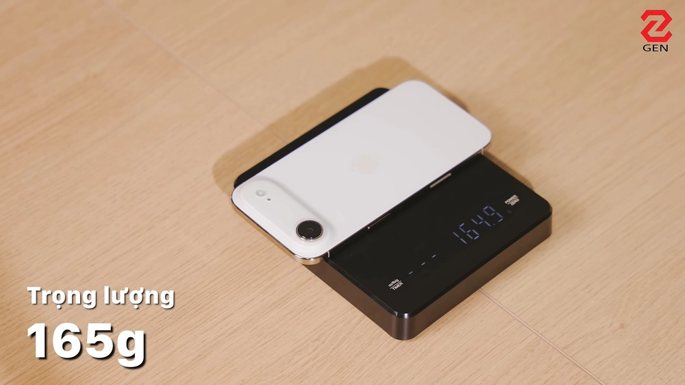 Hơn 1 tháng trải nghiệm iPhone Air: Có "điên" mới mua?