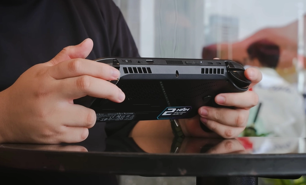 ROG Xbox Ally X: Máy chơi game cầm tay mạnh nhất 2025?