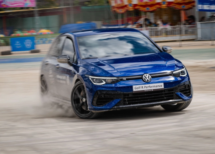 Volkswagen Golf chào sân Việt Nam, giá từ 798 triệu đồng